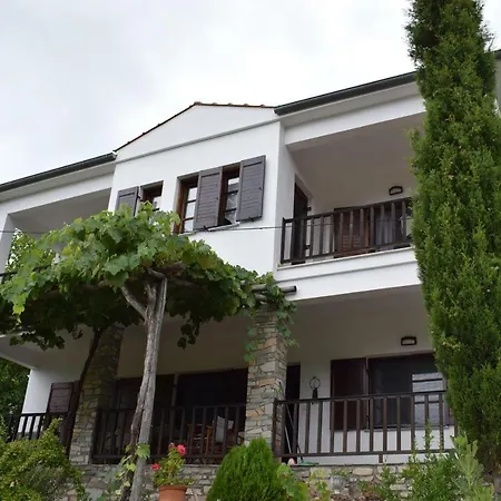 Дом отдыха Aspasia's Принос